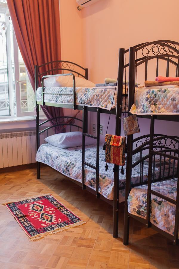 Land Of Fire Hostel Baku Bagian luar foto