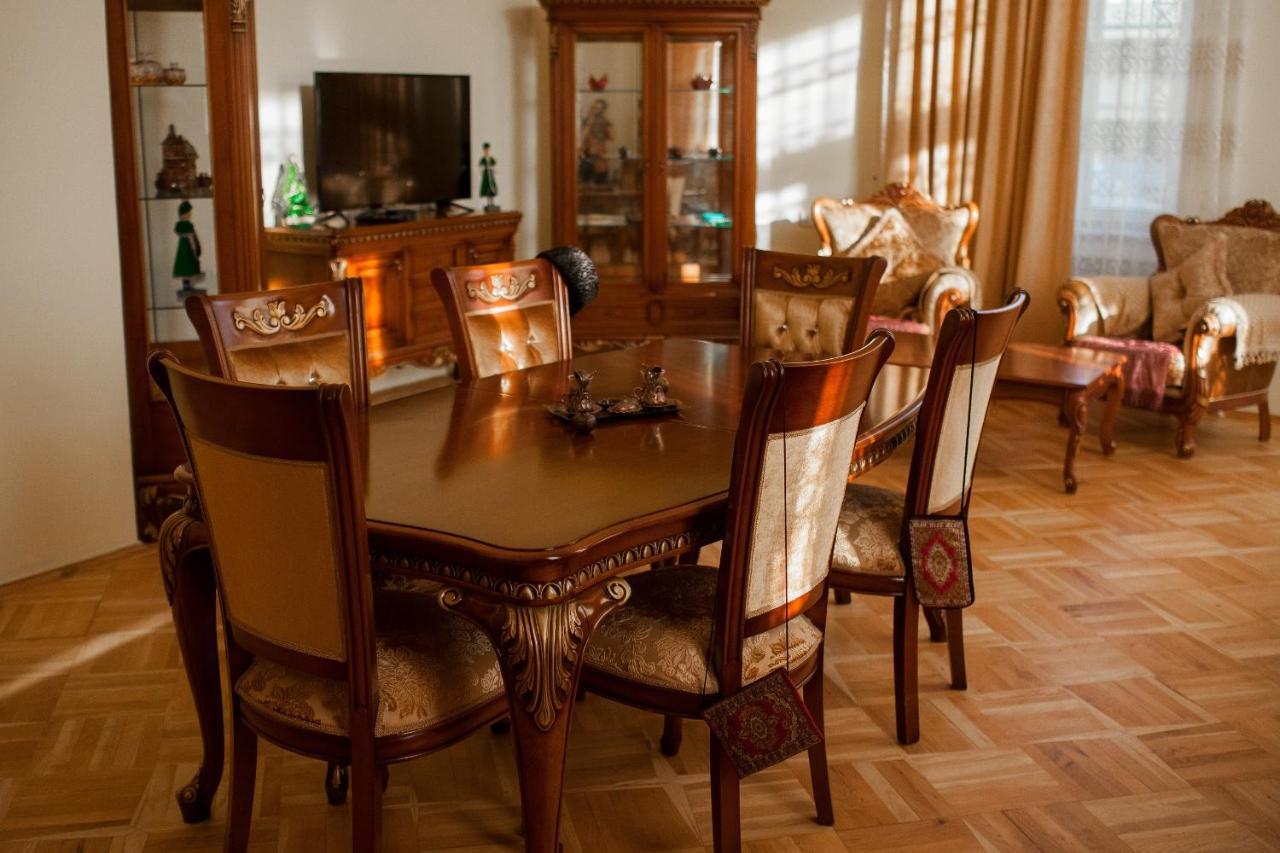 Land Of Fire Hostel Baku Bagian luar foto
