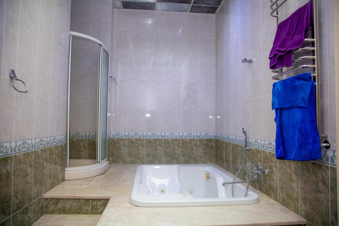 Land Of Fire Hostel Baku Bagian luar foto
